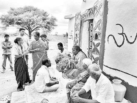 శాంతి పూజలంటూ భక్తులను బురిడీ కొట్టిస్తున్న బురిడీ బాబా అరెస్ట్