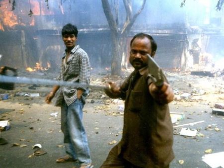 గుల్బర్గ్‌ నరమేధం: బిజెపి కార్పొరేటర్‌తోపాటు 24మంది దోషులు(పిక్చర్స్)