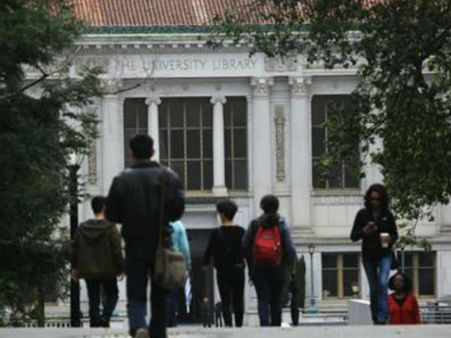 భారత విద్యార్థులకు షాక్: వెళ్లిపోవాలని ఆదేశాలు