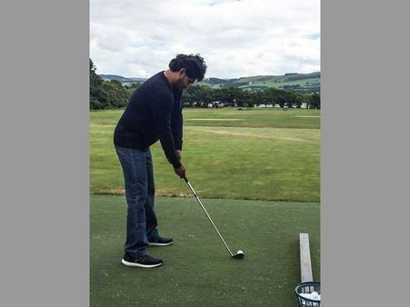 జగన్‌కు రివర్స్!: విదేశీ టూర్, కలవరపెడుతున్న సొంత ఎమ్మెల్యేలు?