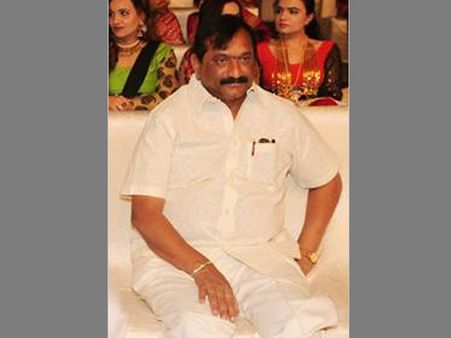 చంద్రబాబు సీరియస్: క్షమాపణ చెప్తే సరి లేదంటే కేఈపై సస్పెన్షన్ వేటు?