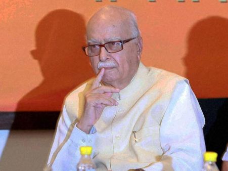 అద్వానీ హత్యకు బాంబులు ఇచ్చింది ఓ ఉపసర్పంచ్!