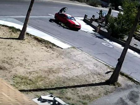 ప్రియుడికి హెచ్ఐవీ: కోపంతో కారుతో గుద్దిన యువతి