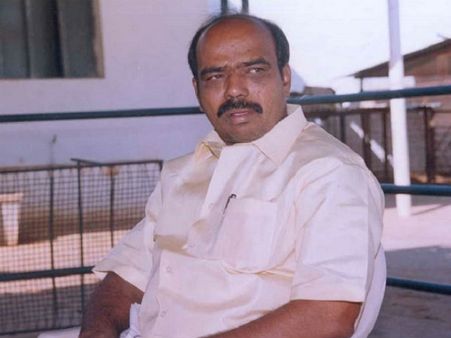 పరిటాల రవీంద్ర... ఓ పొలిటికల్ వెపన్: టిడిపి వర్సెస్ వైసిపి