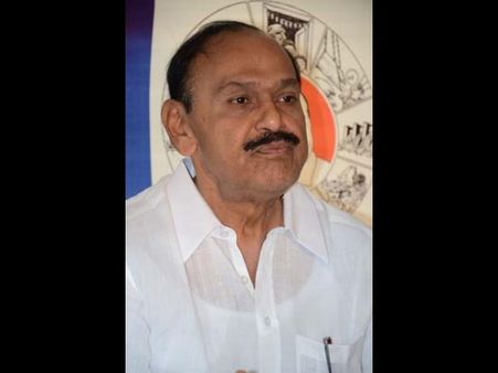 మీ కథ తేలుస్తా, చెప్పులతో కొట్టిస్తా: రెచ్చిపోయిన జగన్ పార్టీ ఎమ్మెల్యే