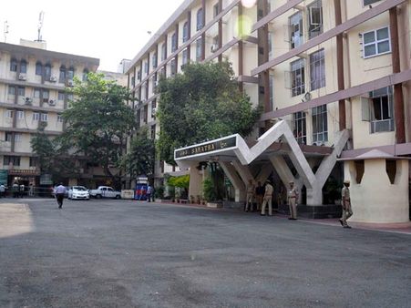 'ఆ వార్తల్లో నిజం లేదు': హైదరాబాద్‌లోని ఏపీ సచివాలయం 27నాటికి ఖాళీ!