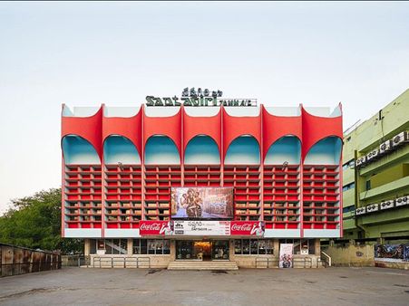 ఆధునికత: ప్రపంచ పటంలో హైదరాబాద్ శాంతి, సప్తగిరి థియేటర్లు (ఫోటోలు)