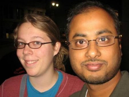 ప్రొఫెసర్‌ని కాల్చి ఇండియన్ సూసైడ్: కిల్ లిస్ట్‌లో భార్య, వెళ్లేసరికి మృతి?