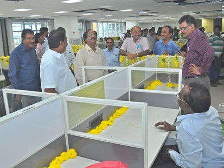 సచివాలయ ప్రారంభం: తగ్గిన విమర్శలు, చంద్రబాబు విజయం సాధించారా?