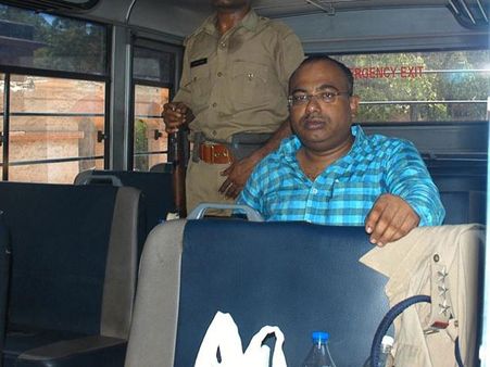 భాను కిరణ్ తరలింపునకు కోర్టు అనుమతి: ప్రత్యేక బ్యారక్ ఏర్పాటు