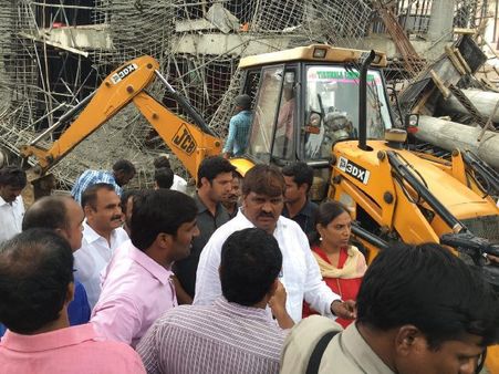 ఫిలింనగర్ దుర్ఘటనపై కేటీఆర్ సీరియస్, కేఎస్ రామారావుపై కేసు