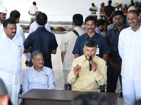 6 నెలల పాటు ఉచిత వసతి: రాజధాని ఉద్యోగులకు ఏపీ ప్రభుత్వ ఆఫర్