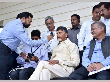 ఉద్యోగం లేదు కానీ వార్షికాదాయం 36 లక్షలు: సర్వేలో అడిగిన ప్రశ్నలకు బాబు జవాబు