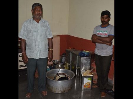 అరెస్టులు: పామాయిల్‌తో నెయ్యి తయారీ, మీటర్ల ట్యాంపరింగ్(పిక్చర్స్)