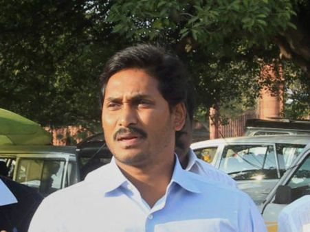 ఏఏపీ ఎంపీ వీడియో రగడ: కేవీపీ బిల్లు ఎఫెక్ట్, అదే దారిలో జగన్