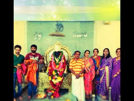 బాబా గుడిలో అవినీతి, అమెరికా నుంచీ వసూళ్లు: నటి జయలలిత