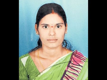 అక్రమ సంబంధమని అనుమానం: భార్యను చంపి, భర్త ఆత్మహత్యాయత్నం