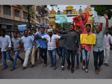 ఎంసెట్ షాకింగ్: కింగ్ పిన్ ఖలీల్, సీఐడీ తెలివికి విద్యార్థులు ఖంగు