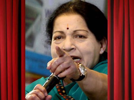 అమ్మకు కోపం: కొడుకు పెళ్లితో పదవి పీకేశారు