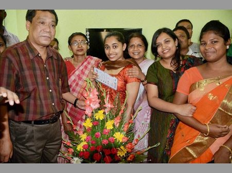 దీపా కర్మాకర్: రియో నుంచి పరీక్ష హాలుకు!(పిక్చర్స్)