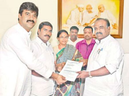 అసెంబ్లీ చరిత్రలో ఇదే తొలిసారి: ఛైర్‌లో ఉండగానే స్పీకర్‌కు సుప్రీం నోటీసులు