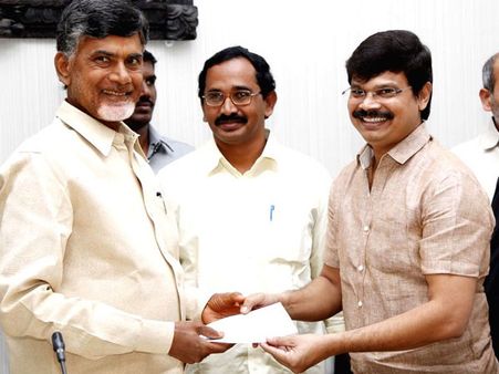 బోయపాటి డైరెక్షన్‌లో ముగింపు వేడుకలు: కడియం నుంచి పూలు, ఆస్ట్రేలియా నుంచి టపాసులు