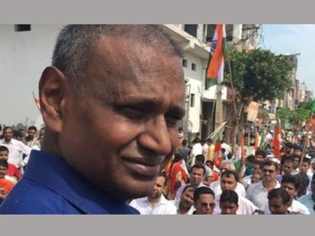 బీఫ్ తిన్నందుకే బోల్ట్‌కు గోల్డ్ మెడల్స్: ట్విట్టర్‌లో ఎంపీ వివరణ