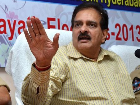 కేసీఆర్‌కు సలాం: నయీం ఎవరో తెలియదన్న మాజీ డీజీపీ దినేశ్‌రెడ్డి