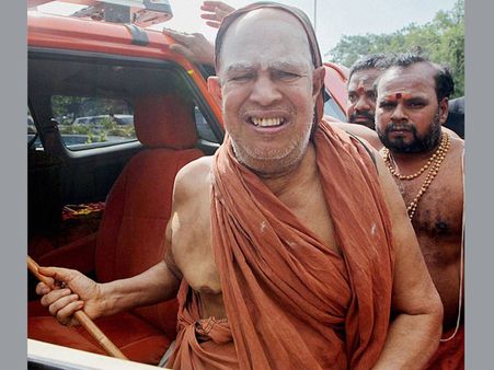 జయేంద్ర సరస్వతికి సీరియస్.. ఐసీయూలో చేరిక