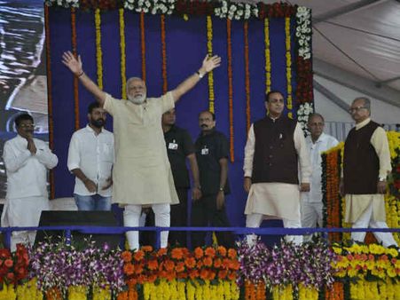 జర్నలిస్టుల ప్రాణాలు కాపాడిన ప్రధాని మోడీ!