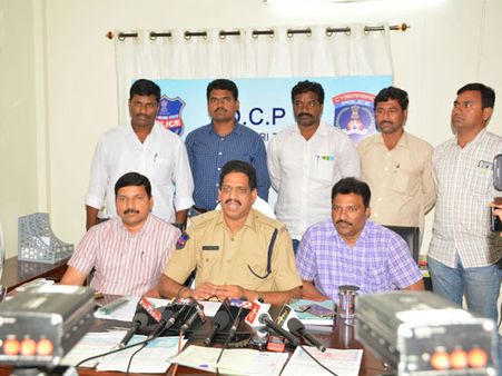 నయీంకు ఆయుధాలు, ఎవరీ టెక్ మధు: ఒంగోలు షెల్టర్ జోన్