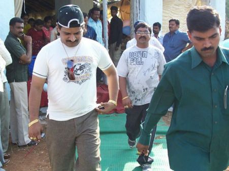  క్రాంతిసేన లేఖ అక్కడి నుంచే: నయీం పక్కా ప్లాన్ 