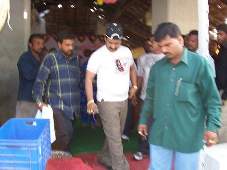 నయీమ్ డెడ్ బాడీ పక్కన మహిళ మృతదేహం! ఎవరిదై ఉంటుంది?