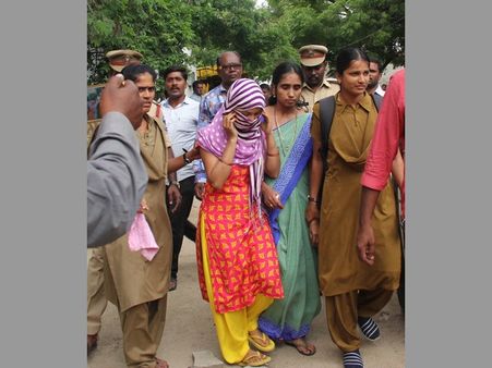 నయీం భాషలో కోకోనట్ ఎవరు?: ఆర్ధిక లావాదేవీల్లో ఆమె కీలకం