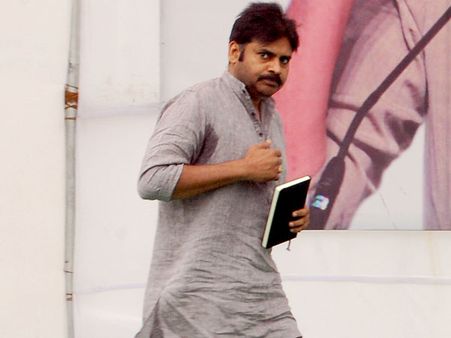 పవన్ కల్యాణ్ జనసేన: నెంబర్ టూ ఎవరు?