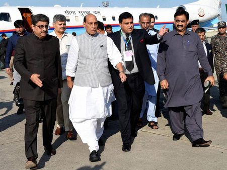 పాక్‌ను నిలదీసిన రాజ్‌నాథ్: ఎత్తుకు పైయెత్తు