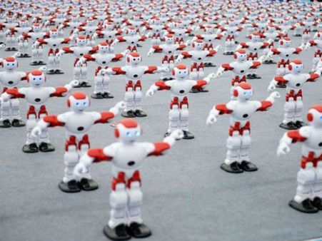 1,007 రోబోల బ్రేక్ డ్యాన్స్: గిన్నీస్ రికార్డు