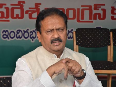 సీఎం వెళ్లి ఫైరింగ్ చేశారా!: షబ్బీర్ అలీ, సభలో నయీం ఇష్యూ రగడ