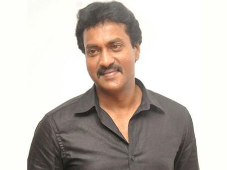 సునీల్ ని అడిగిన ప్రశ్నే.. ఆ వారసులను అడగ్గలరా?