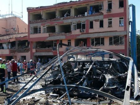 బాంబులతో దద్దరిల్లిన టర్కీ: 14 మంది బలి