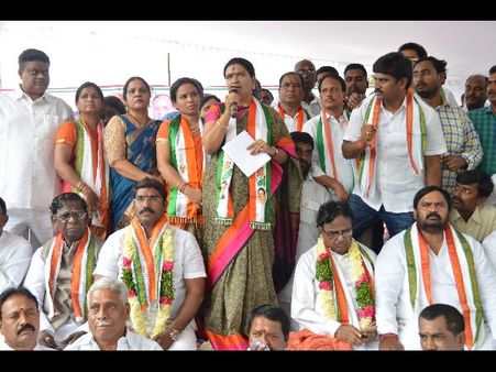 'అరుంధతి' ఫైట్: నేను బొమ్మాళీ అయితే కేసీఆర్ పశుపతా?, జూపళ్లిపై నిప్పులు