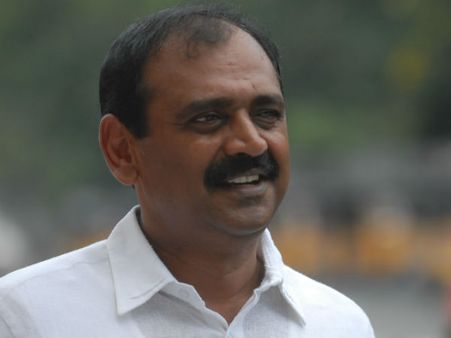 'తన ఎంపీలతో రాజీనామా చేయించే దమ్ము చంద్రబాబుకు ఉందా?'