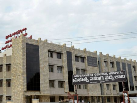 గుంటూరు జీజీహెచ్‌లో దారుణం: బతికున్న శిశువు చనిపోయిందన్నారు