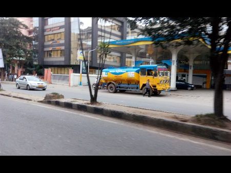 భారత్ బంద్: డిపోలకే పరిమితమైన బస్సులు, అర్ధరాత్రి నుంచే రోడ్డెక్కిన కార్మికులు