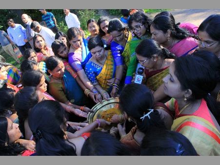 టొరంటోలో బతుకమ్మ వేడుకలు(పిక్చర్స్)