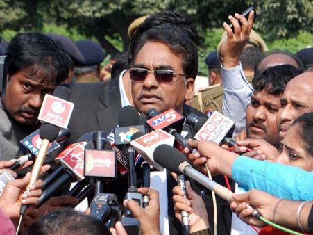 ఈ బోడి ప్యాకేజీలేంటి?: జేడీ శీలం, 'చంద్రబాబు చేతకానితనం వల్లే'