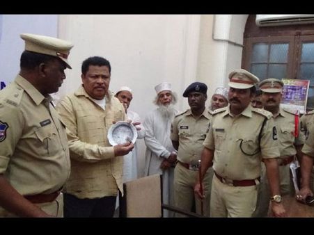 సంచలనం : క్షుద్రబాబాకు జకీర్ నాయక్ తో లింకులు!?