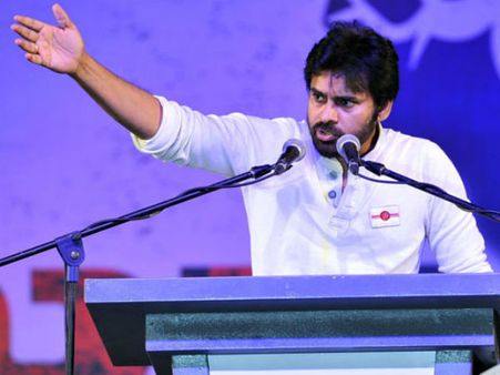 పవన్ టార్గెట్ టీడీపీయే: 'ఏపీకి హోదా రావాలంటే ఆయనే ఉద్యమించాలి'