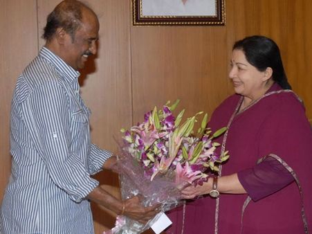 డియర్ సీఎం, మీ గురించి దేవుడిని ప్రార్థిస్తున్నా: ట్విట్టర్‌లో రజనీకాంత్