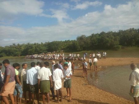 గణేష్ నిమజ్జనం: తుంగభద్రా నదిలో 10 మంది గల్లంతు